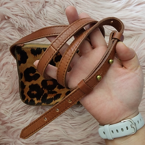Madewell The Simple Crossbody Bag - Leopard Calf Hair convertible to clutch - Picture 6 of 15